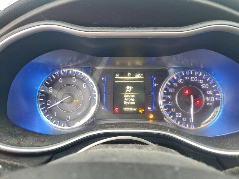 Фото 9 - CHRYSLER 200