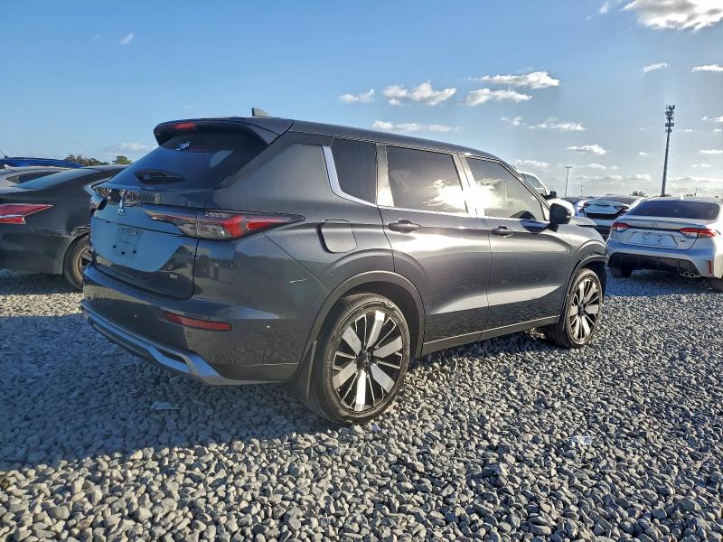 Фото 3 - MITSUBISHI OUTLANDER