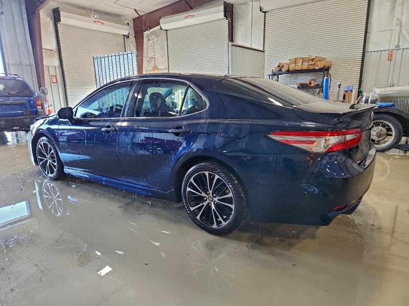 Фото 2 - TOYOTA CAMRY