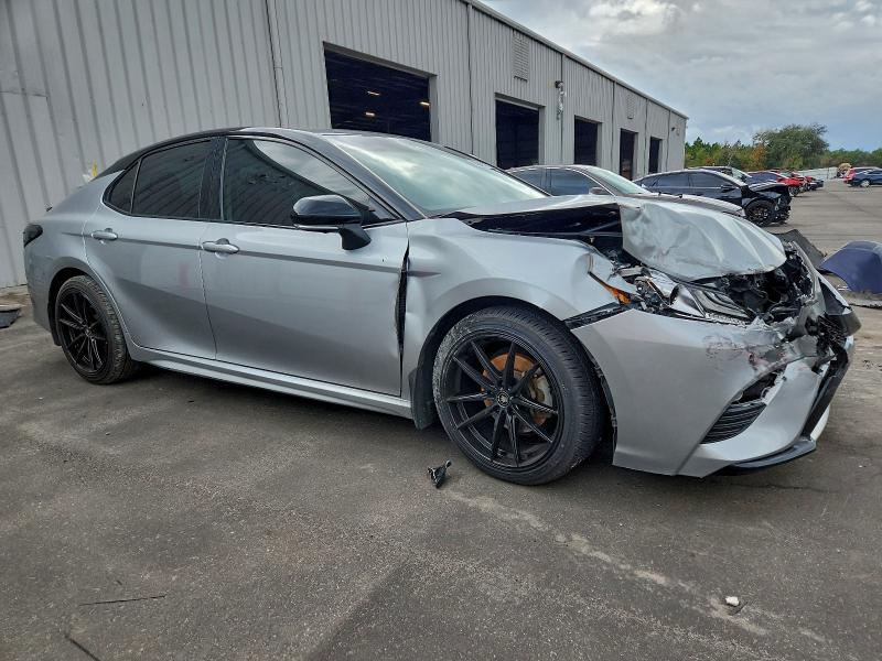 Фото 4 - TOYOTA CAMRY