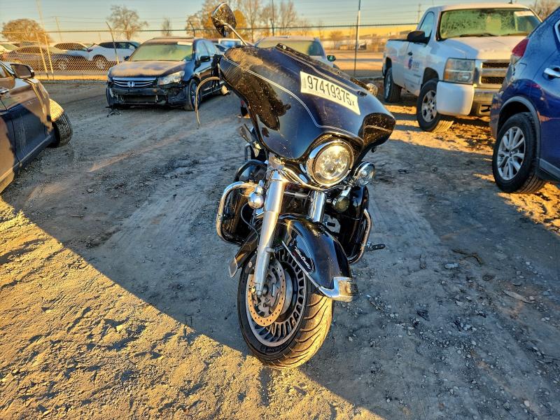 HARLEY-DAVIDSON FL 2010