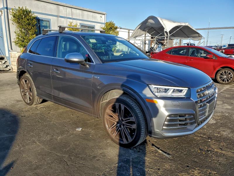 Фото 4 - AUDI SQ5