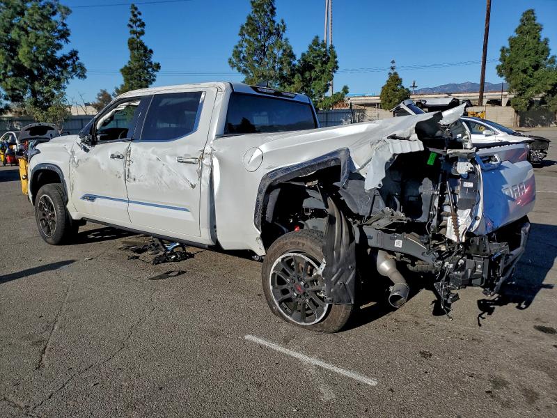 Фото 2 - TOYOTA TUNDRA