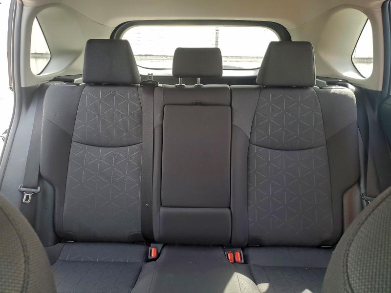 Фото 10 - TOYOTA RAV4