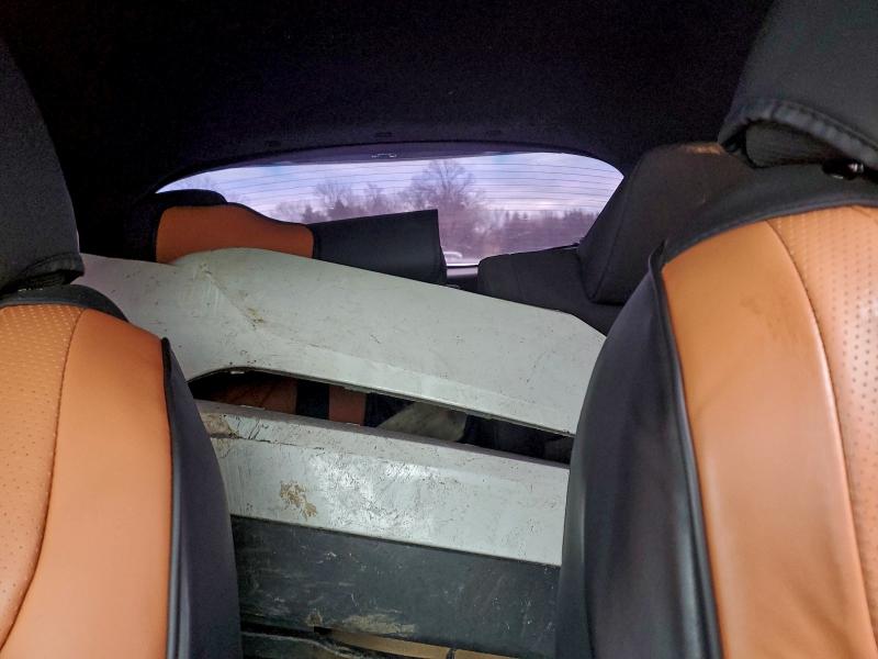 Фото 10 - TOYOTA C-HR