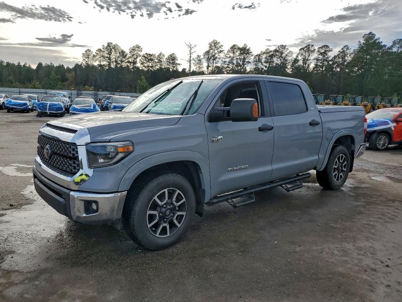 Фото 1 - TOYOTA TUNDRA