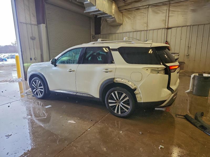 Фото 2 - NISSAN PATHFINDER