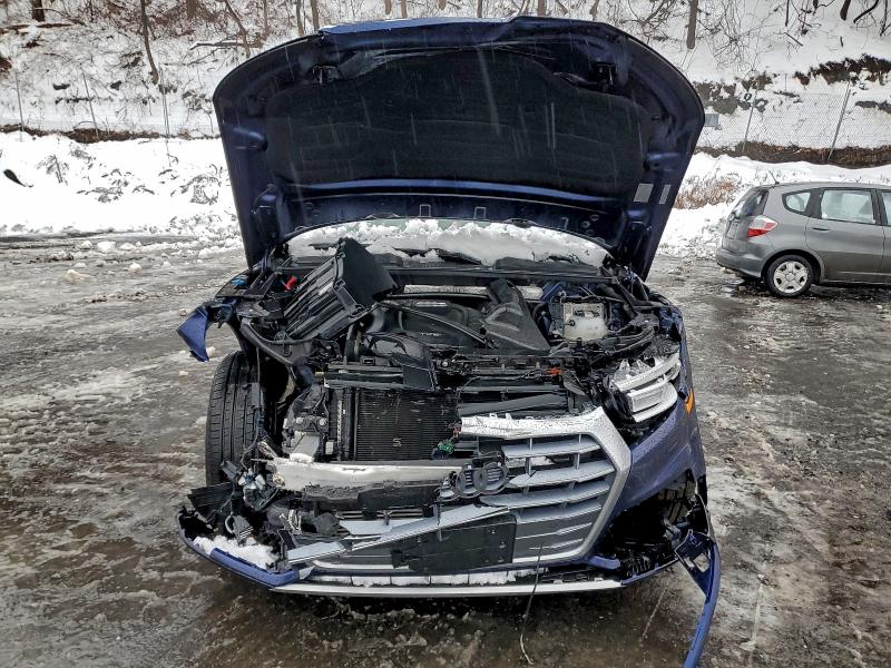 Фото 5 - AUDI Q5