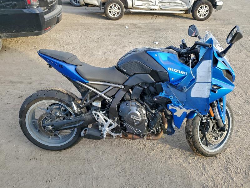 SUZUKI GSX800 F 2025
