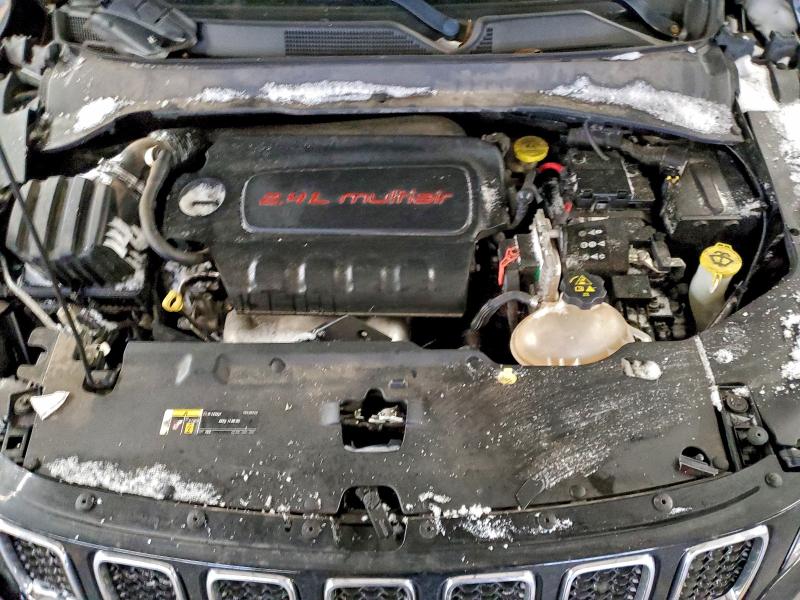 Фото 12 - JEEP COMPASS