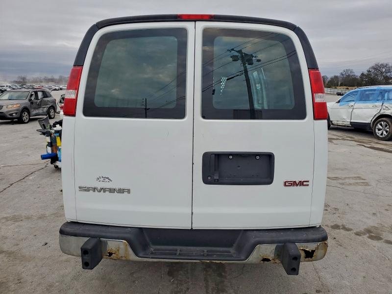 Фото 6 - GMC SAVANA