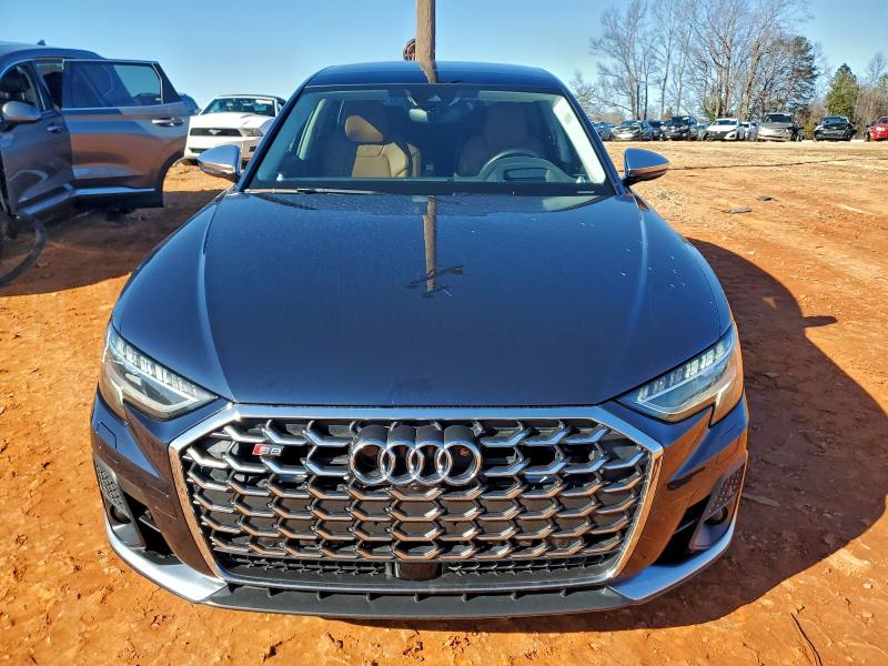 Фото 5 - AUDI S8