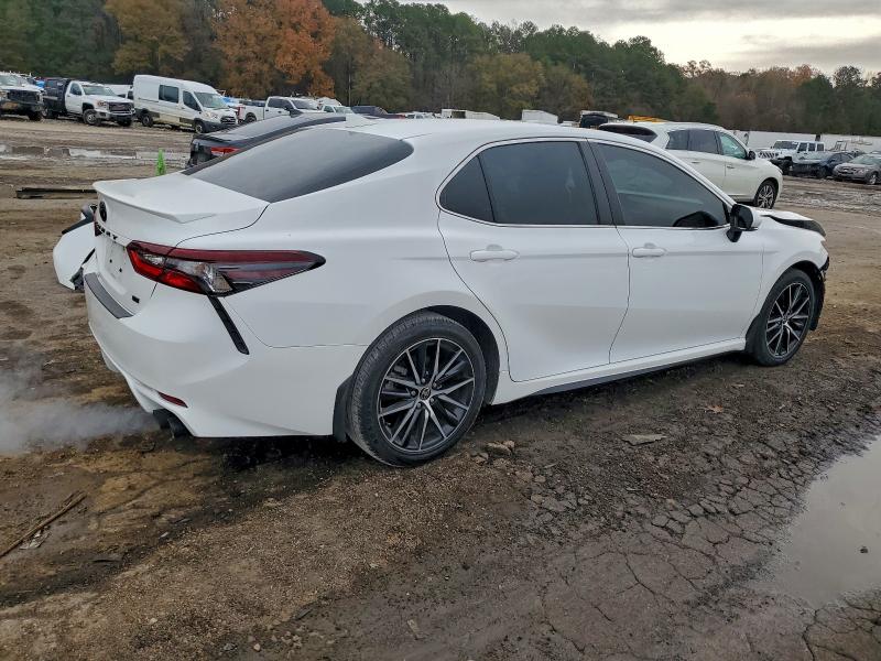 Фото 3 - TOYOTA CAMRY