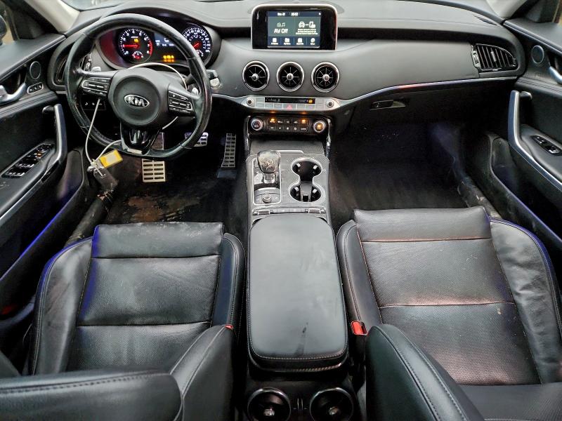 Фото 8 - KIA STINGER