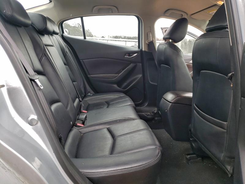 Фото 10 - MAZDA 3