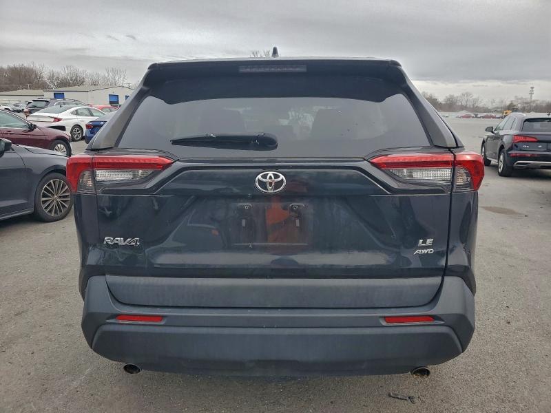 Фото 6 - TOYOTA RAV4