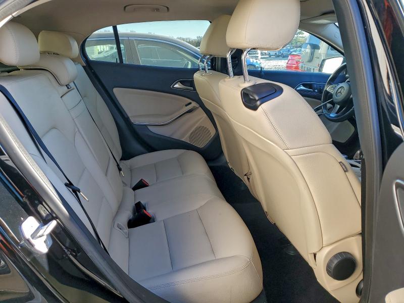 Фото 10 - MERCEDES-BENZ GLA-CLASS