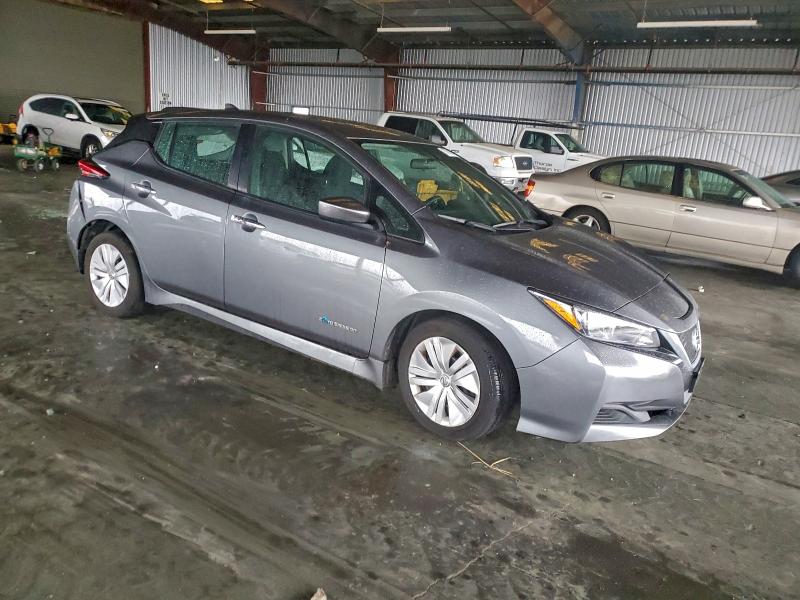 Фото 4 - NISSAN LEAF