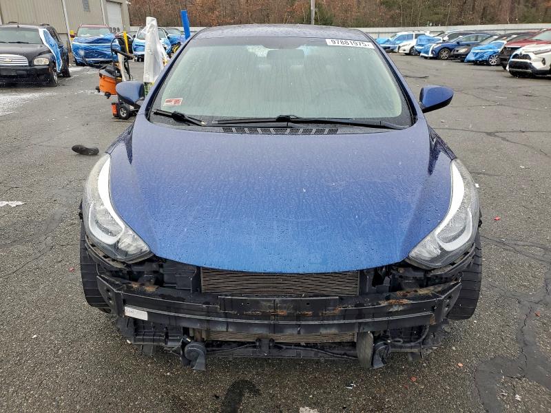 Фото 5 - HYUNDAI ELANTRA