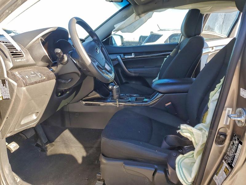 Фото 7 - KIA SORENTO