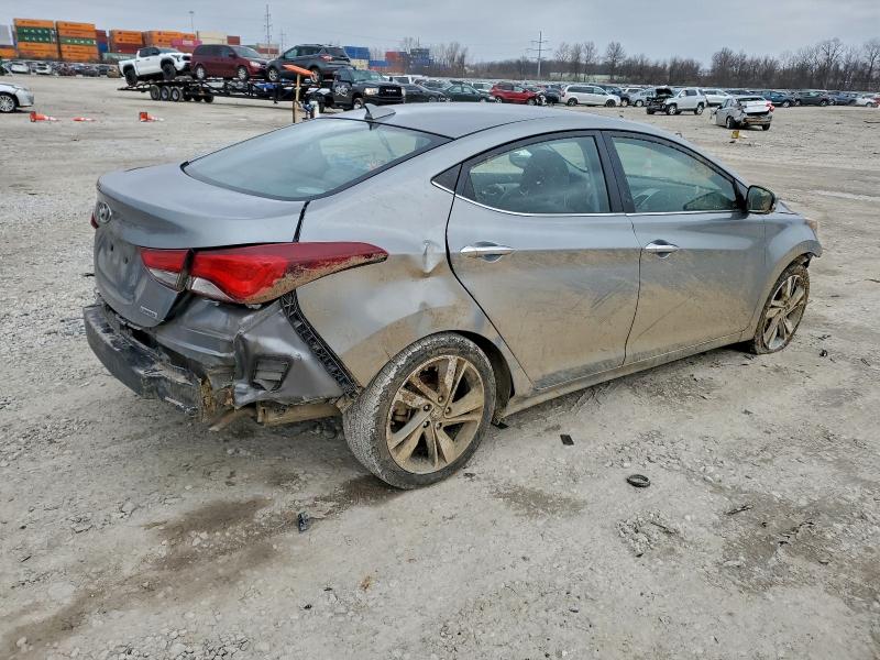 Фото 3 - HYUNDAI ELANTRA