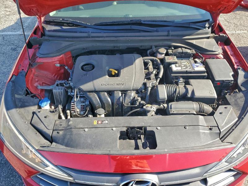 Фото 11 - HYUNDAI ELANTRA