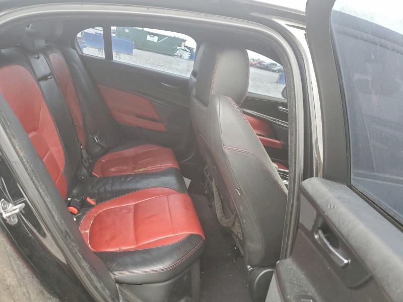 Фото 10 - JAGUAR XE