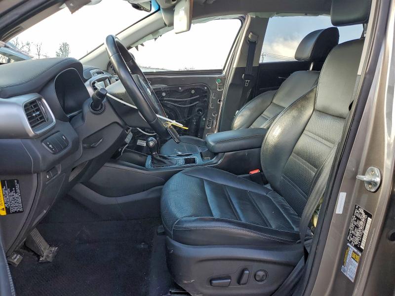 Фото 7 - KIA SORENTO