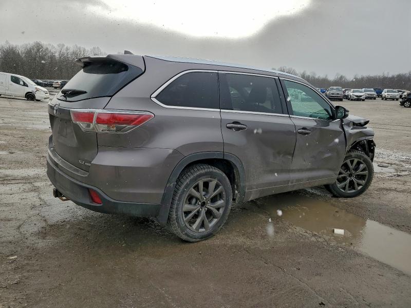 Фото 3 - TOYOTA HIGHLANDER