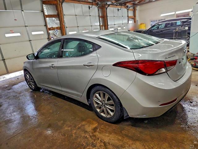 Фото 2 - HYUNDAI ELANTRA