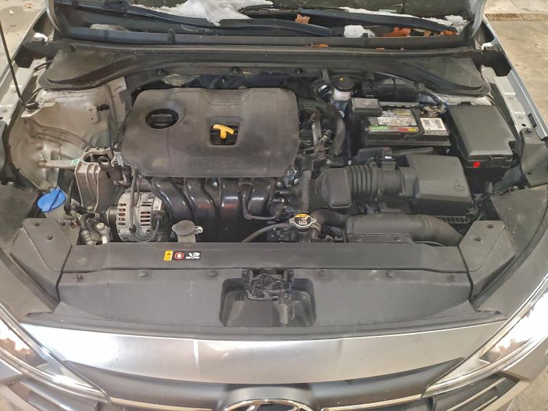 Фото 11 - HYUNDAI ELANTRA