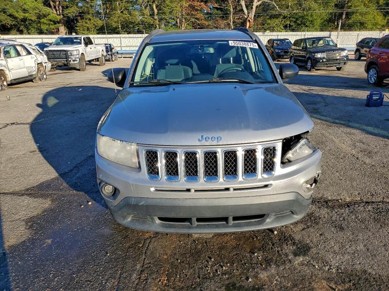 Фото 5 - JEEP COMPASS