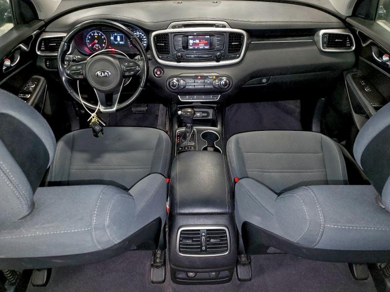 Фото 8 - KIA SORENTO