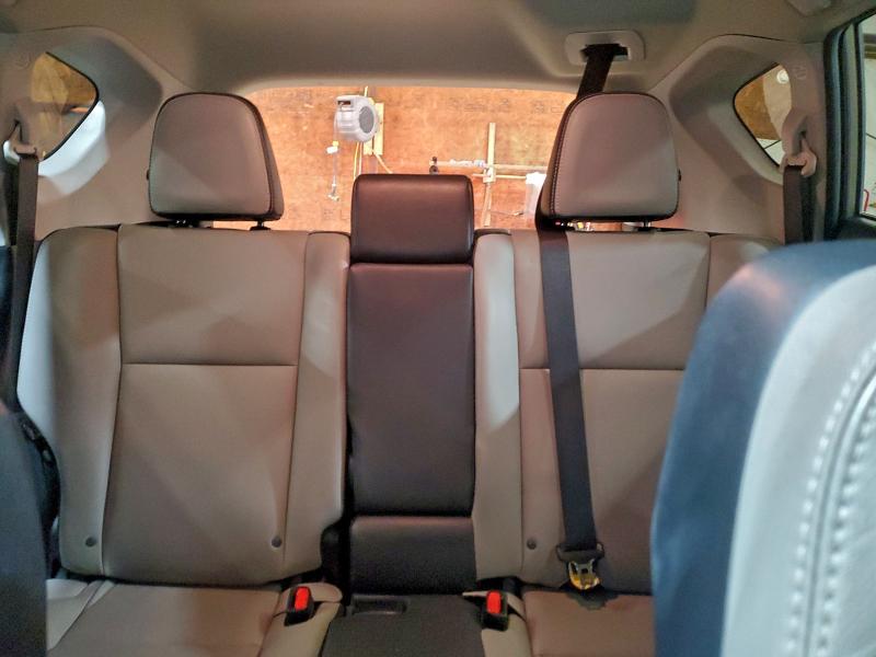 Фото 10 - TOYOTA RAV4