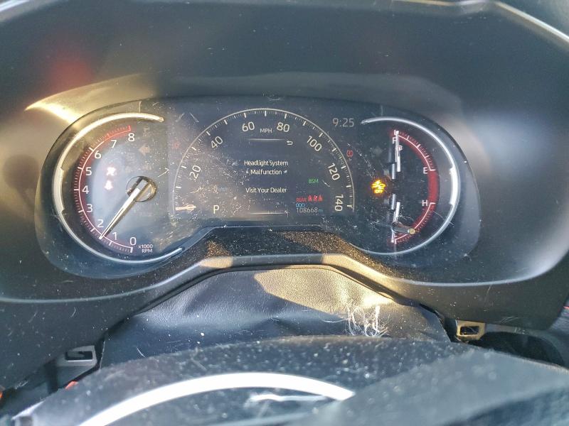 Фото 9 - TOYOTA RAV4