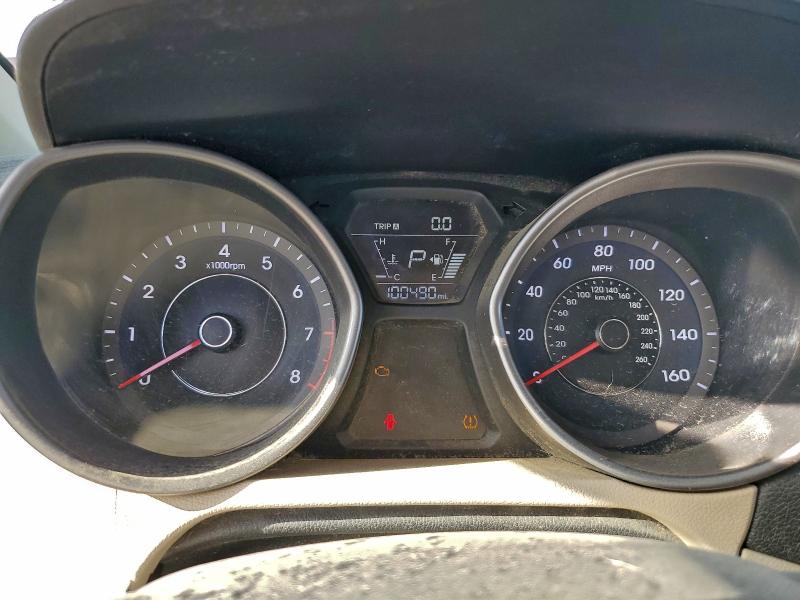 Фото 9 - HYUNDAI ELANTRA