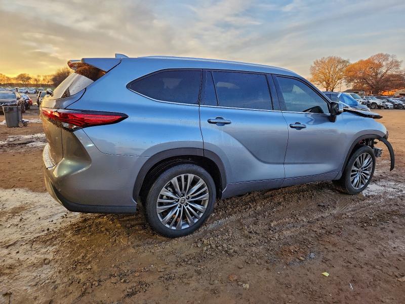 Фото 3 - TOYOTA HIGHLANDER