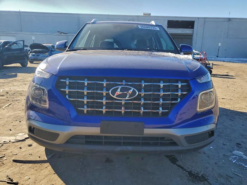 Фото 5 - HYUNDAI VENUE