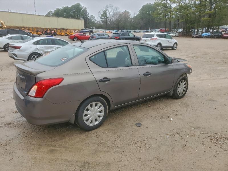 Фото 3 - NISSAN VERSA