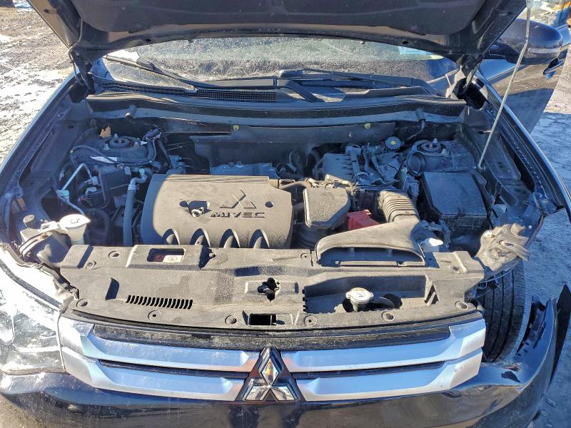 Фото 12 - MITSUBISHI OUTLANDER