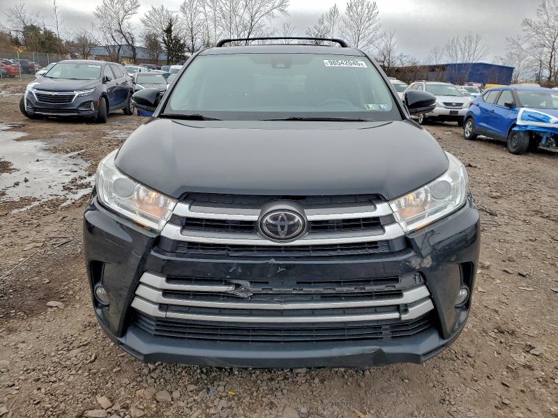 Фото 5 - TOYOTA HIGHLANDER