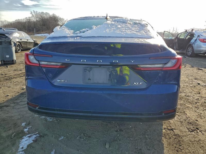 Фото 6 - TOYOTA CAMRY