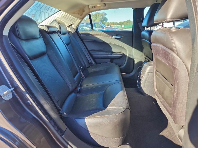 Фото 10 - CHRYSLER 300