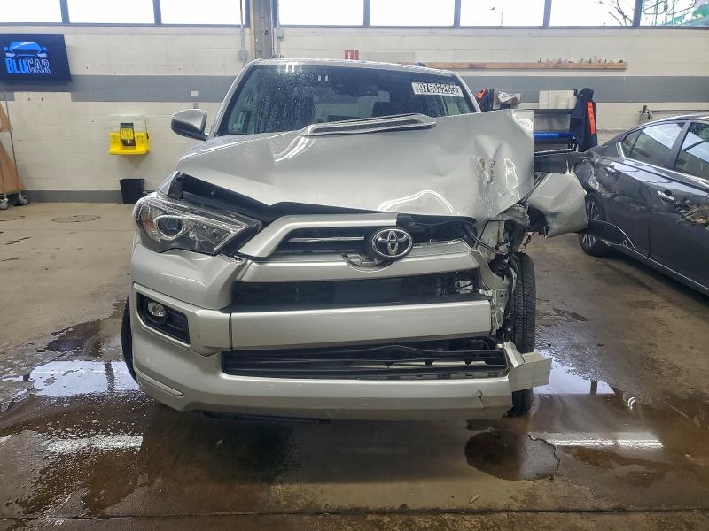 Фото 5 - TOYOTA 4RUNNER
