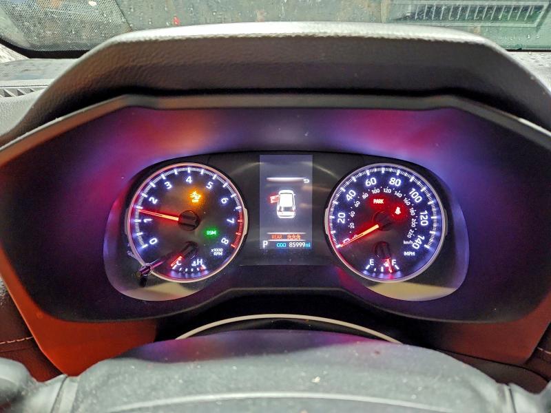 Фото 9 - TOYOTA RAV4