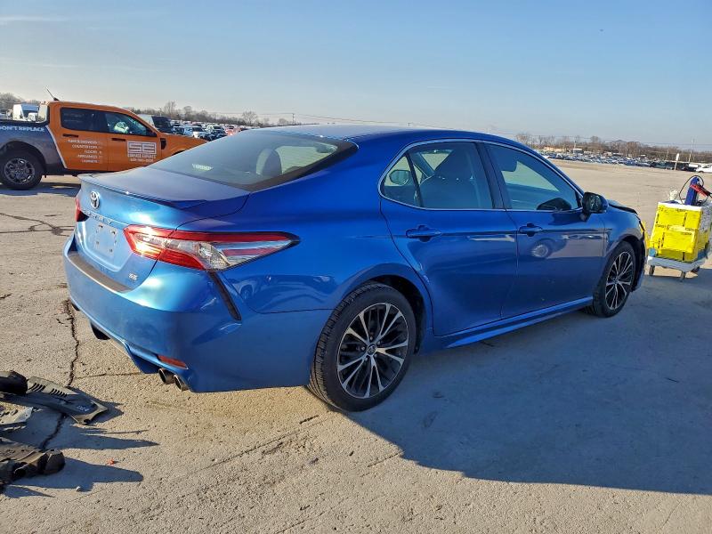 Фото 3 - TOYOTA CAMRY