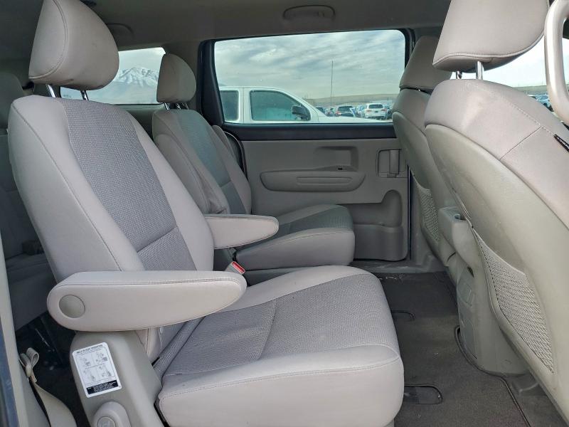 Фото 11 - KIA SEDONA