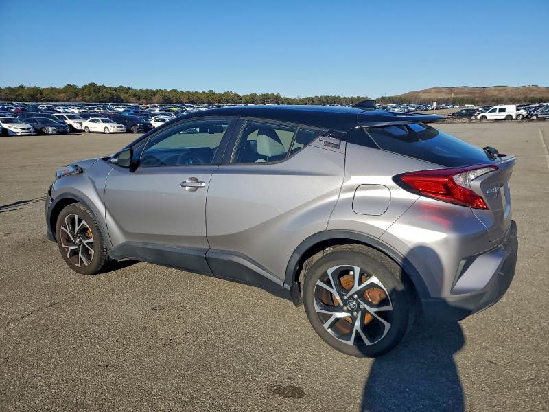 Фото 2 - TOYOTA C-HR