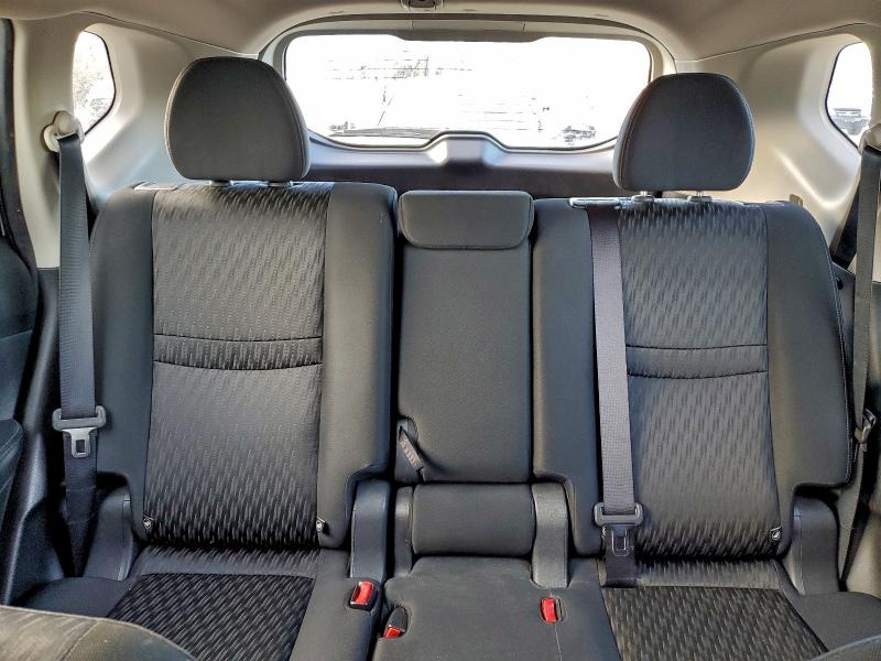 Фото 10 - NISSAN ROGUE