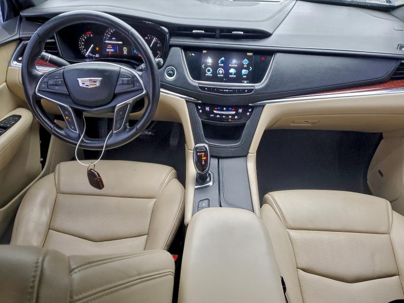 Фото 8 - CADILLAC XT5